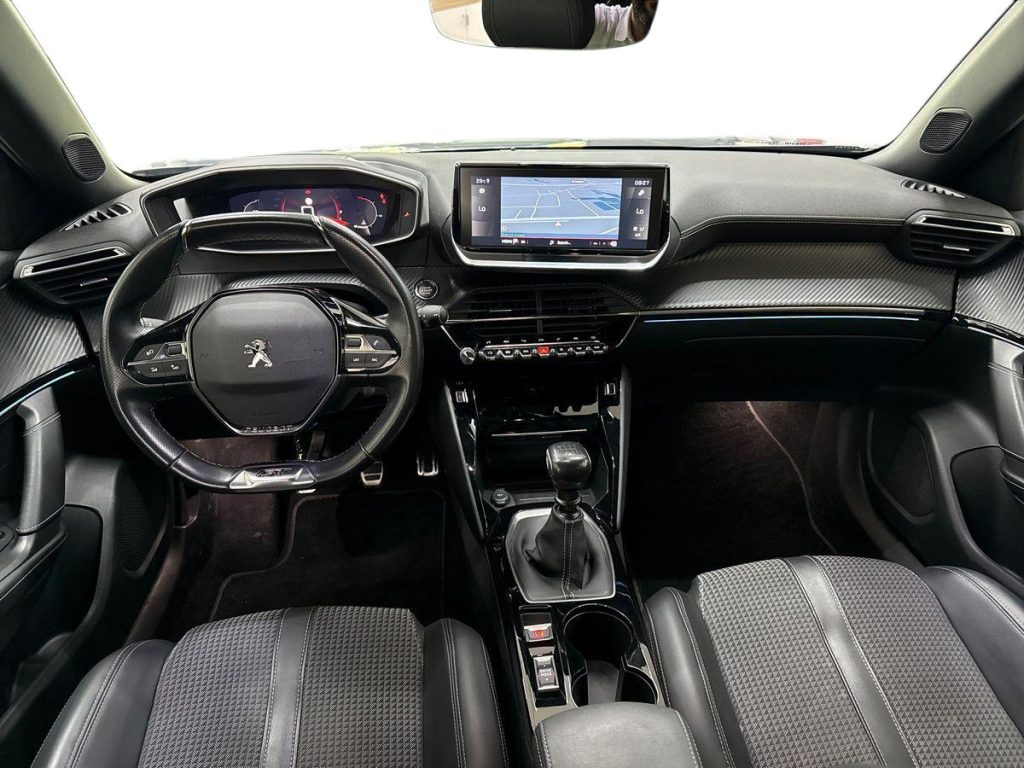 PEUGEOT 2008 PureTech 130 S&S GT Line - 7