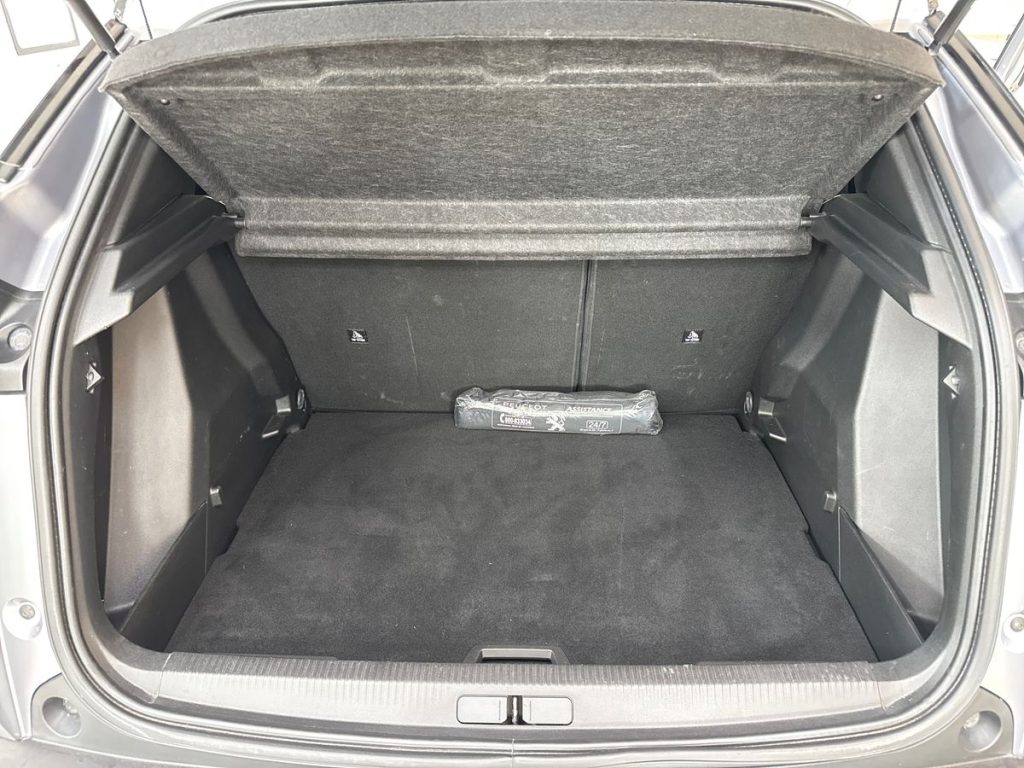 PEUGEOT 2008 PureTech 130 S&S GT Line - 12