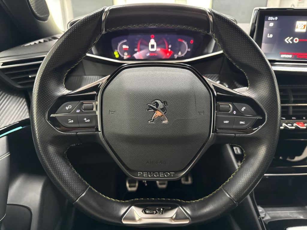 PEUGEOT 2008 PureTech 130 S&S GT Line - 19