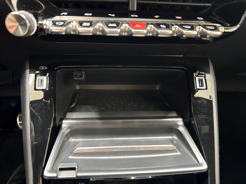 PEUGEOT 2008 PureTech 130 S&S GT Line - 21