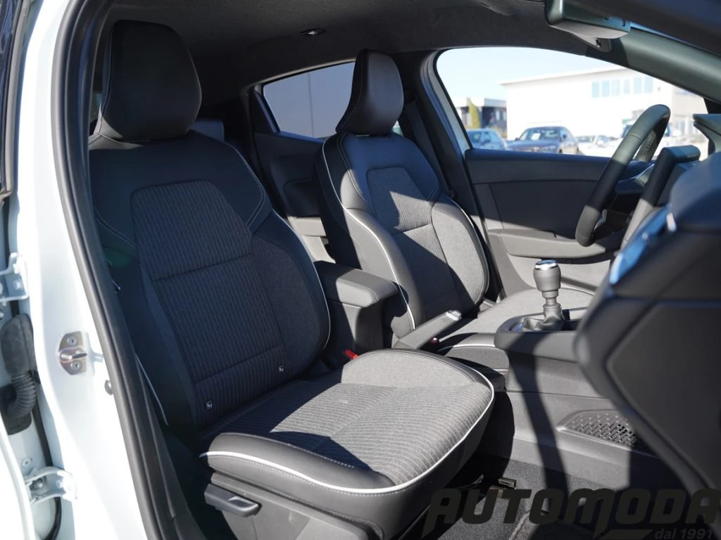 MITSUBISHI Colt 1.0L Intense Neopat. - 12