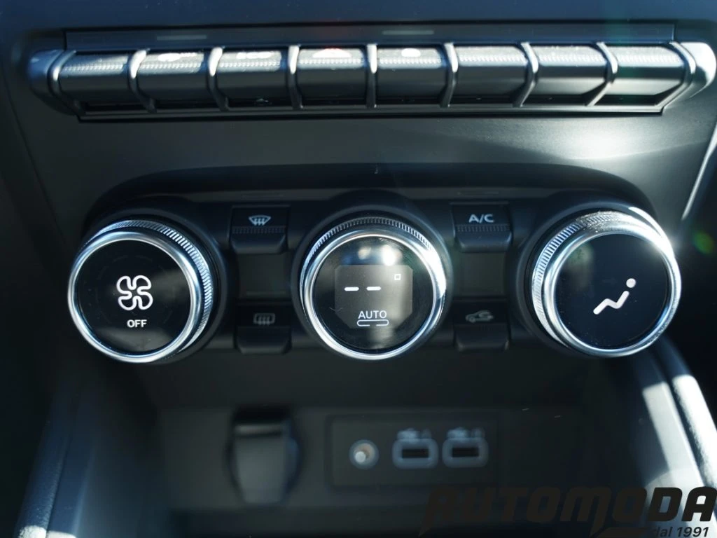 MITSUBISHI Colt 1.0L Intense Neopat. - 21
