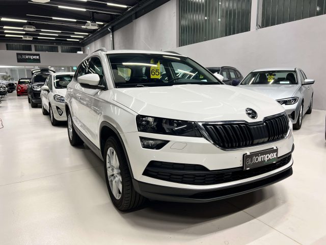 SKODA Karoq Bianco pastello