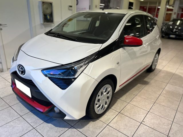 TOYOTA Aygo Beige pastello