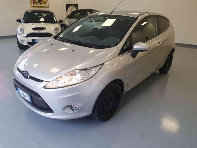 FORD Fiesta Argento metallizzato