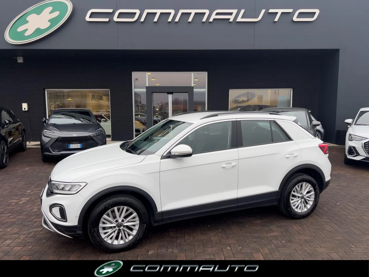 VOLKSWAGEN T-Roc 1.0 TSI Life - 1