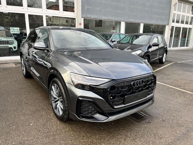 AUDI Q8 Grigio scuro metallizzato