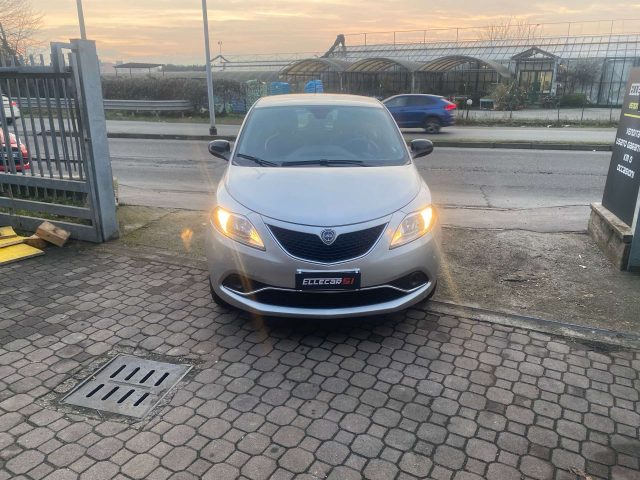 LANCIA Ypsilon Argento pastello