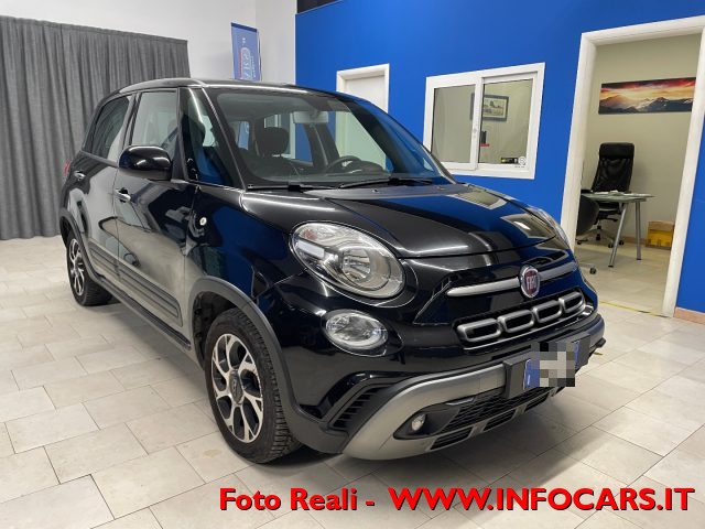 FIAT 500L Nero pastello