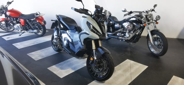 HONDA  X-ADV 750 Grigio pastello