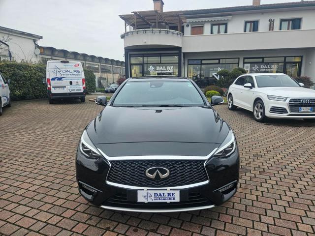 INFINITI Q30 Nero metallizzato