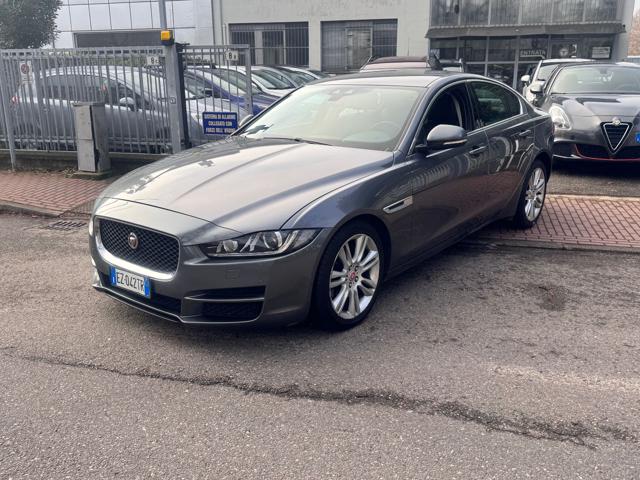 JAGUAR XE Argento metallizzato