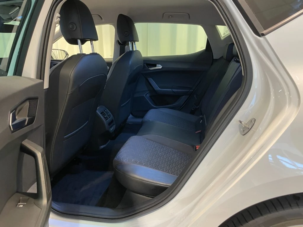 SEAT Leon 1.5 TSI FR LED ACC Camera Park Assist Navi - 5