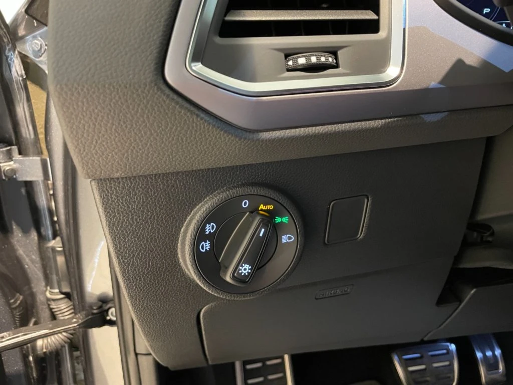 SEAT Ateca 2.0 TDI DSG FR 19 Pano 360° ParkAssist LED - 10