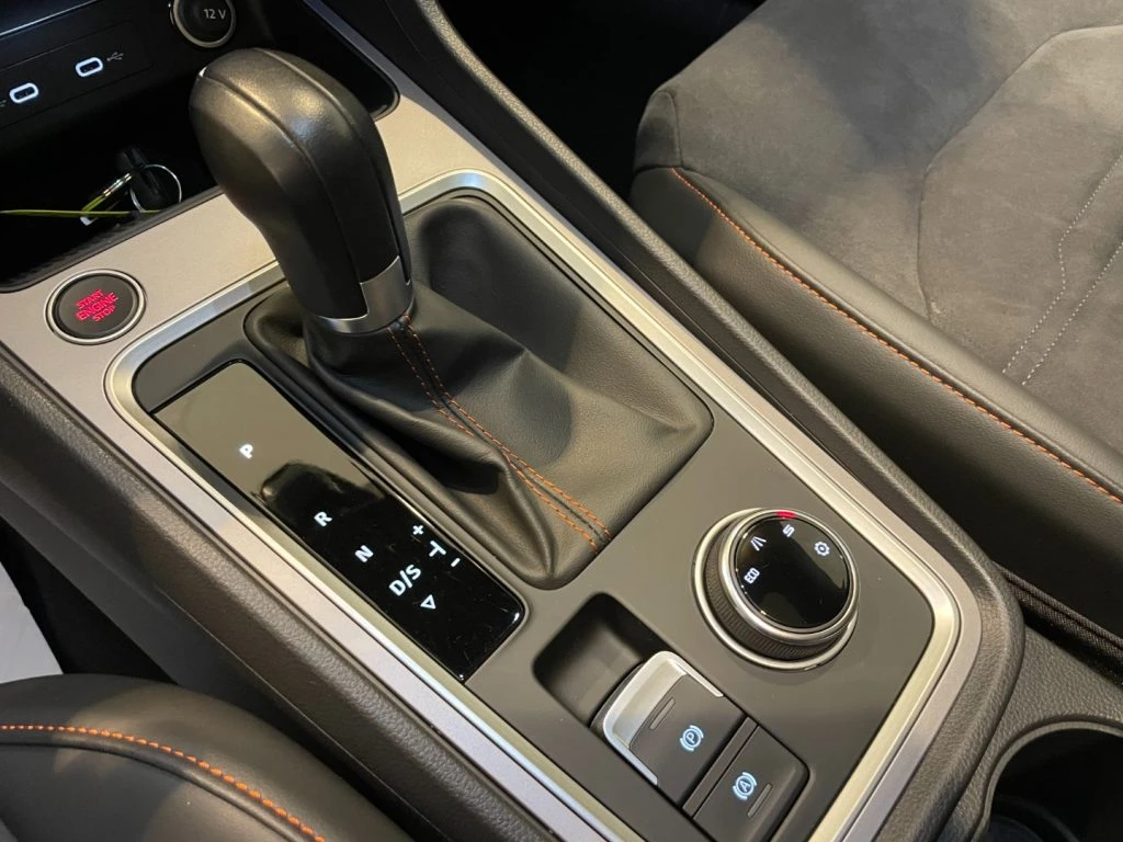 SEAT Ateca 2.0 TDI DSG FR 19 Pano 360° ParkAssist LED - 18