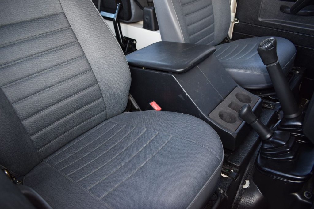 LAND ROVER Defender 90 2.4 TD4 SOLO 69000KM!! - 17