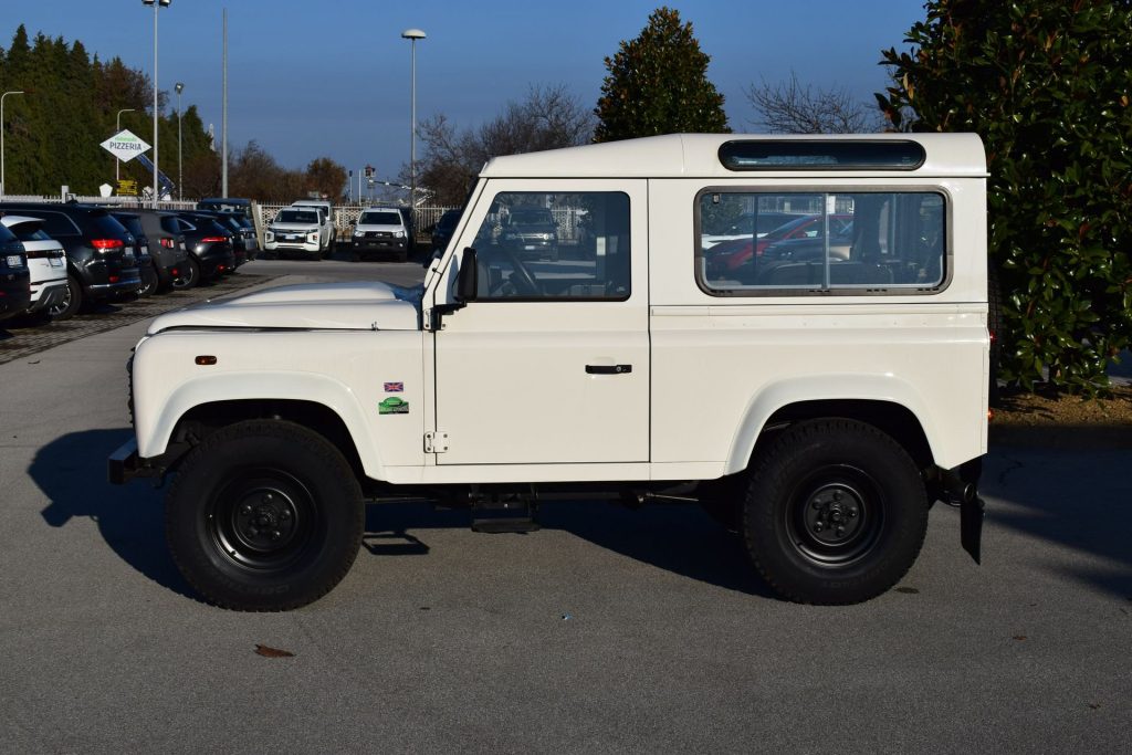 LAND ROVER Defender 90 2.4 TD4 SOLO 69000KM!! - 26