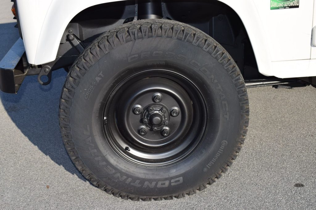 LAND ROVER Defender 90 2.4 TD4 SOLO 69000KM!! - 31