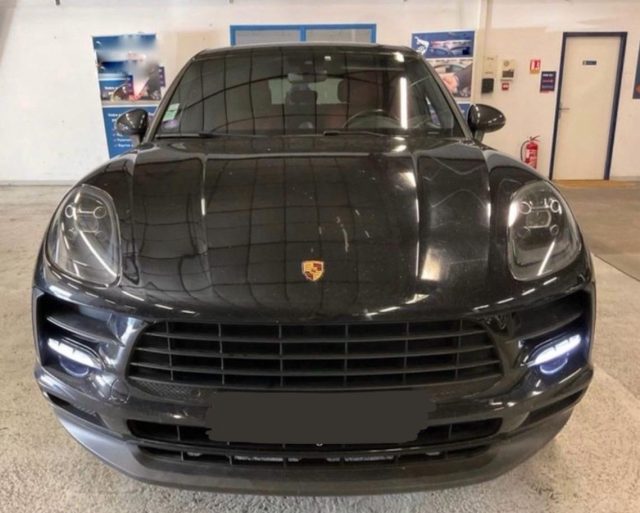 PORSCHE Macan Nero pastello