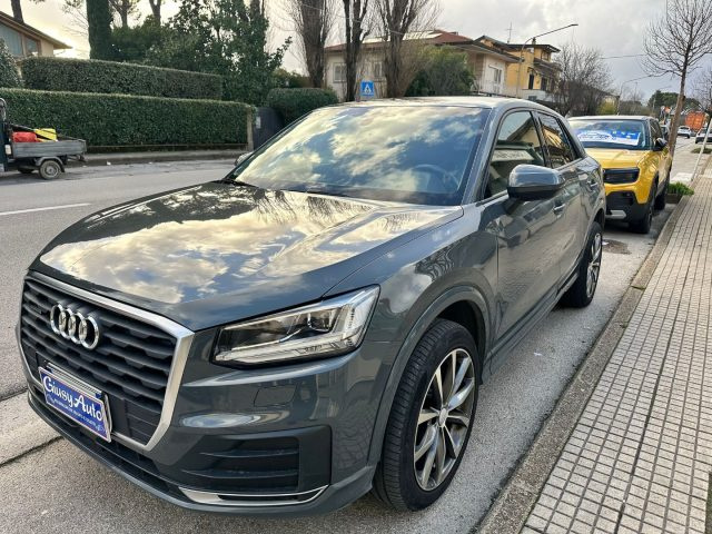 AUDI Q2 Grigio metallizzato