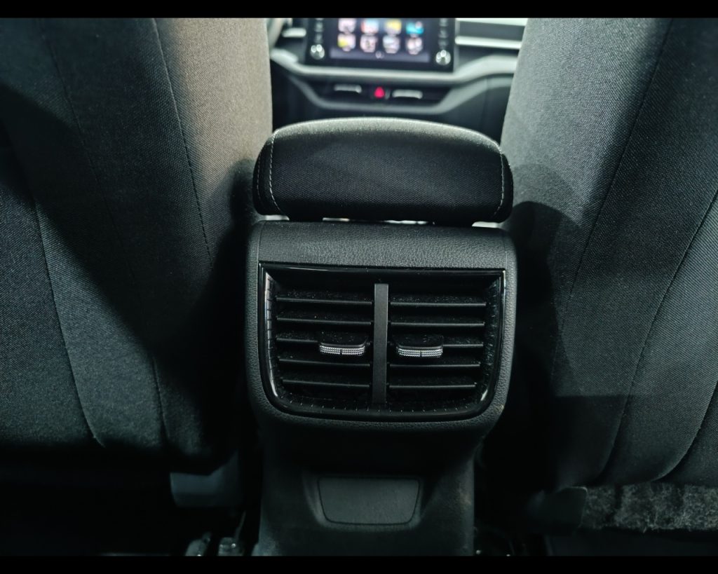 SKODA Fabia 1.0 MPI 80 CV Selection - 18