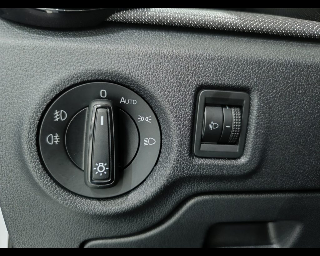 SKODA Fabia 1.0 MPI 80 CV Selection - 21