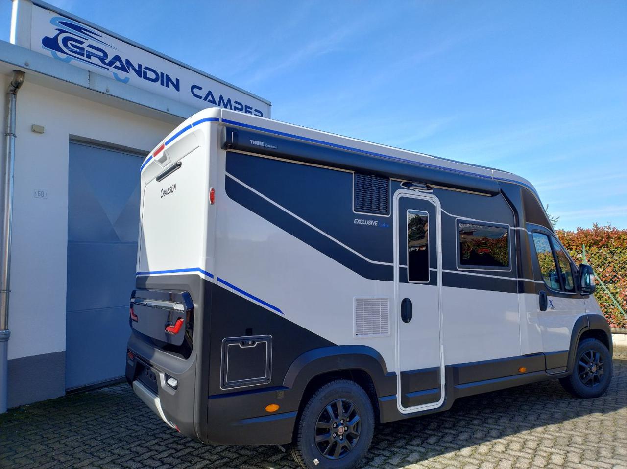 Camper semintegrale, Chausson