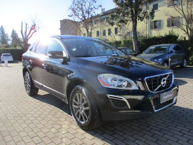 VOLVO XC60 Nero pastello