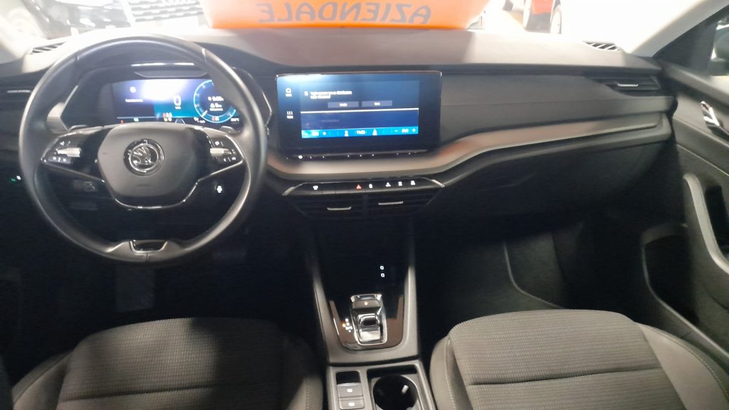 SKODA Octavia 2.0 TDI EVO 150 CV DSG Wagon Executive - 19