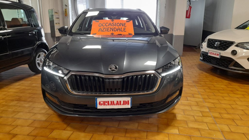 SKODA Octavia 2.0 TDI EVO 150 CV DSG Wagon Executive - 2