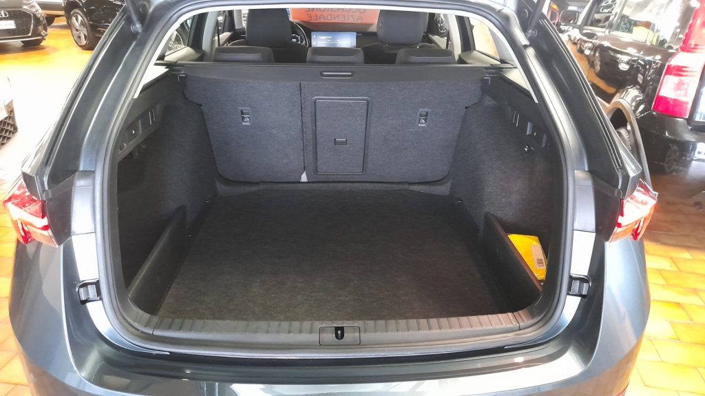 SKODA Octavia 2.0 TDI EVO 150 CV DSG Wagon Executive - 11