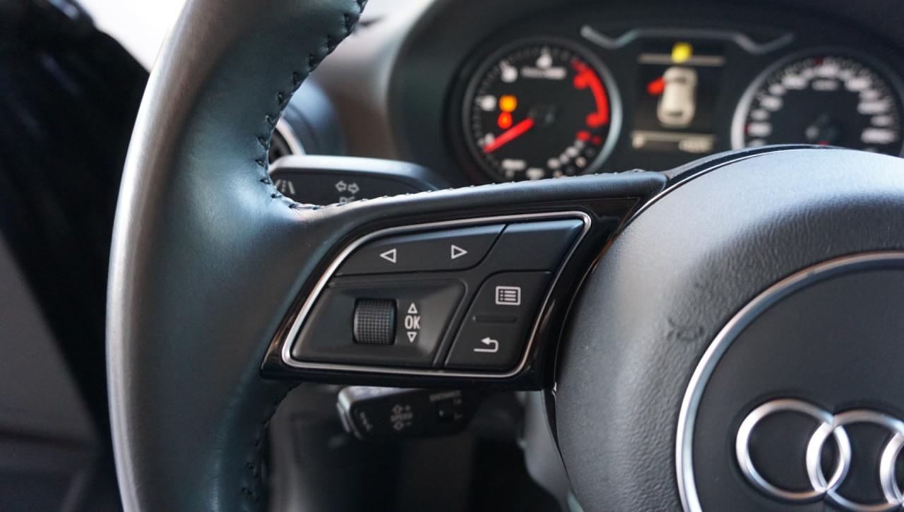 AUDI Q2 30 TDI S tronic Business - 19