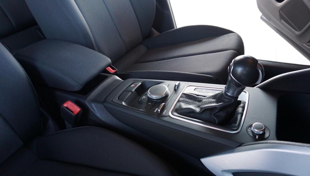 AUDI Q2 30 TDI S tronic Business - 36