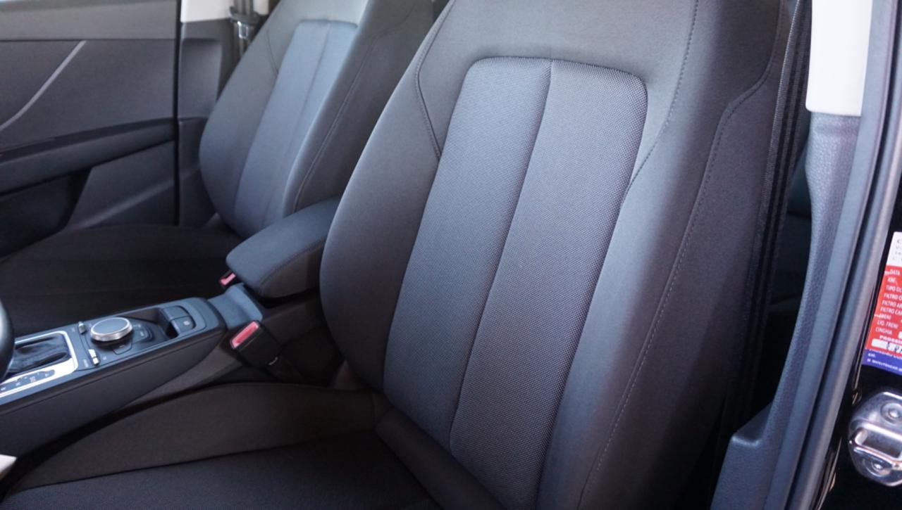 AUDI Q2 30 TDI S tronic Business - 16