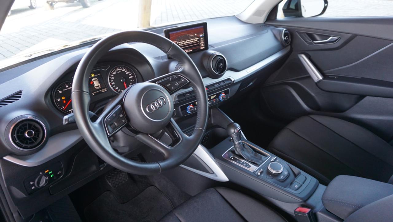 AUDI Q2 30 TDI S tronic Business - 14