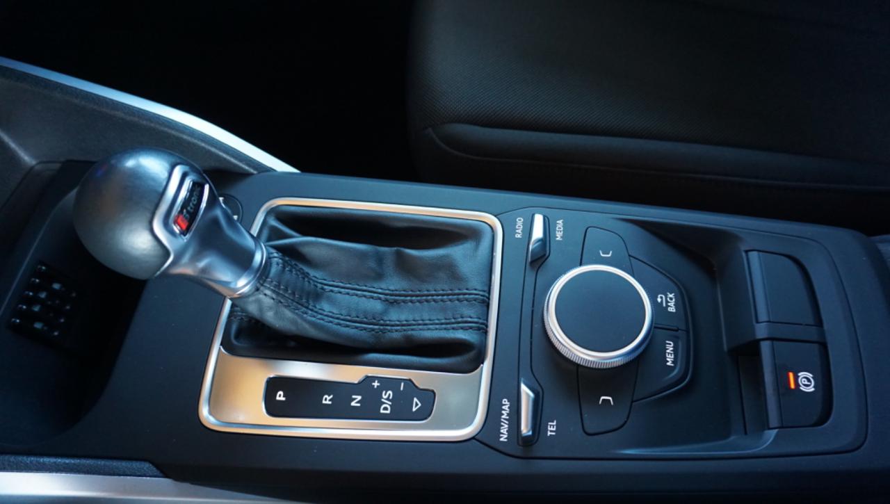 AUDI Q2 30 TDI S tronic Business - 29