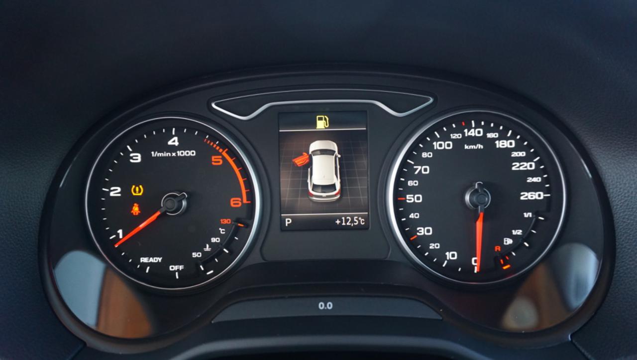 AUDI Q2 30 TDI S tronic Business - 21