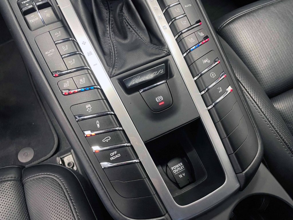 PORSCHE Macan 3.0 S 354cv PDK - 21 GTS - PASM - ION - FULL - 29