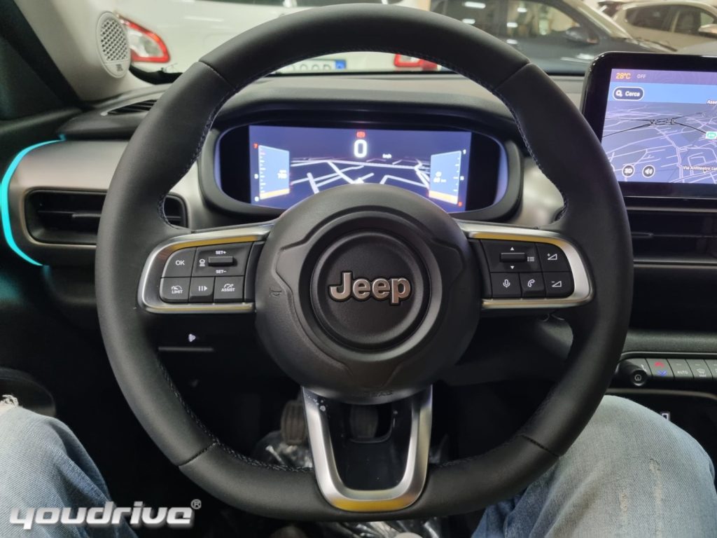 JEEP Avenger / 1.2 Turbo Summit+Navi Pack+Winter Pack KM0 - 11