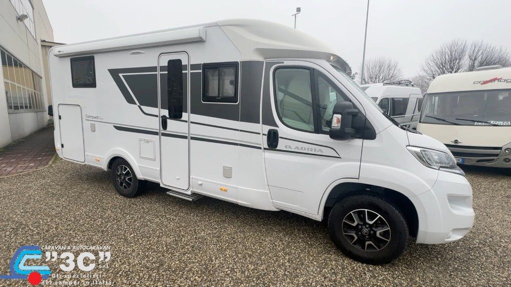 Camper semintegrale, Adria