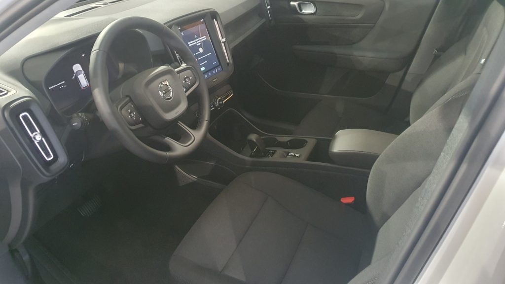VOLVO XC40 B3 automatico Essential - Foto 4