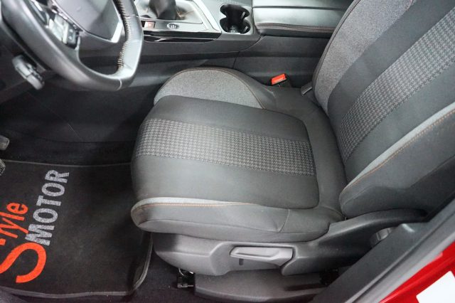 PEUGEOT 3008 32