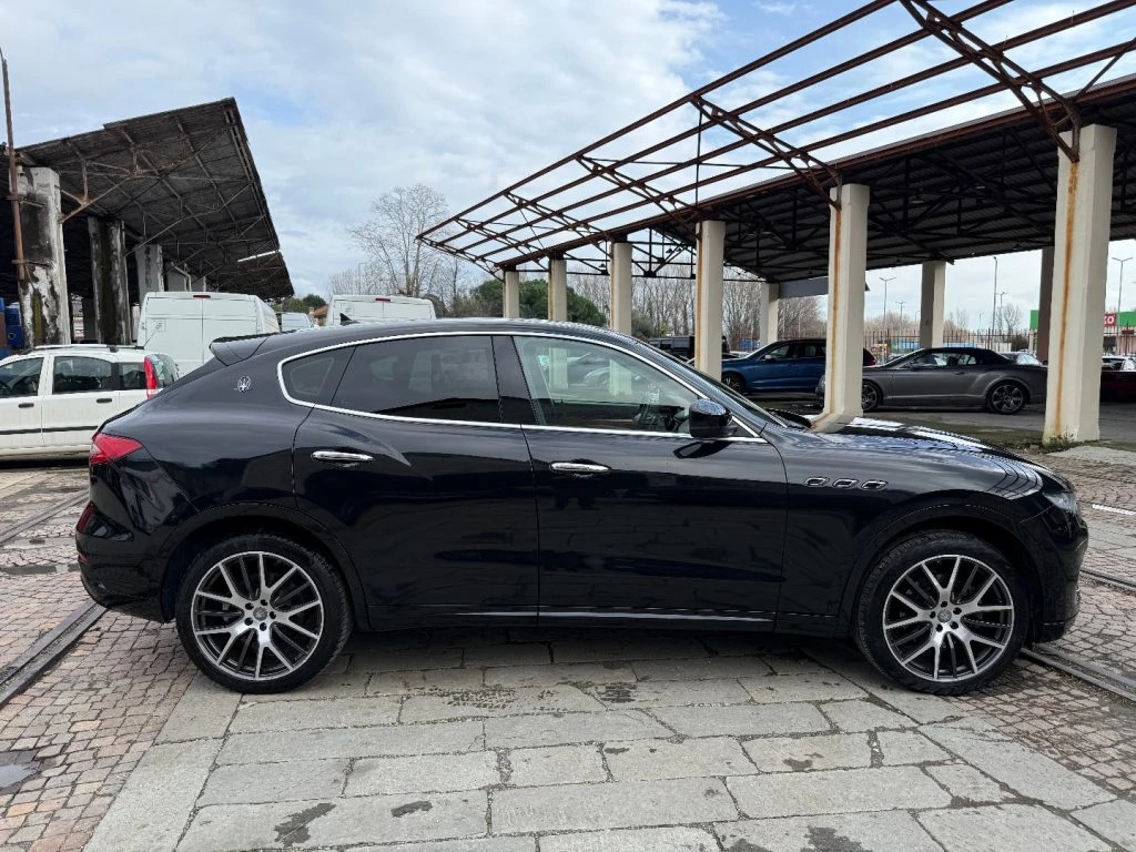 MASERATI Levante V6 Diesel 275 CV AWD - 3