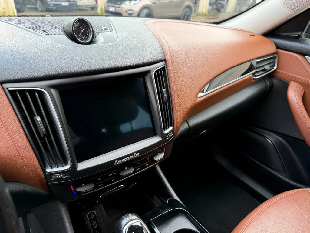 MASERATI Levante V6 Diesel 275 CV AWD - 14