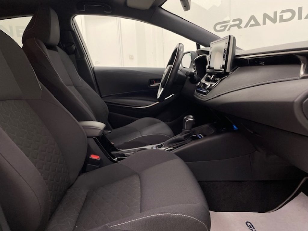 TOYOTA Corolla XII -  1.8h Business cvt - 8