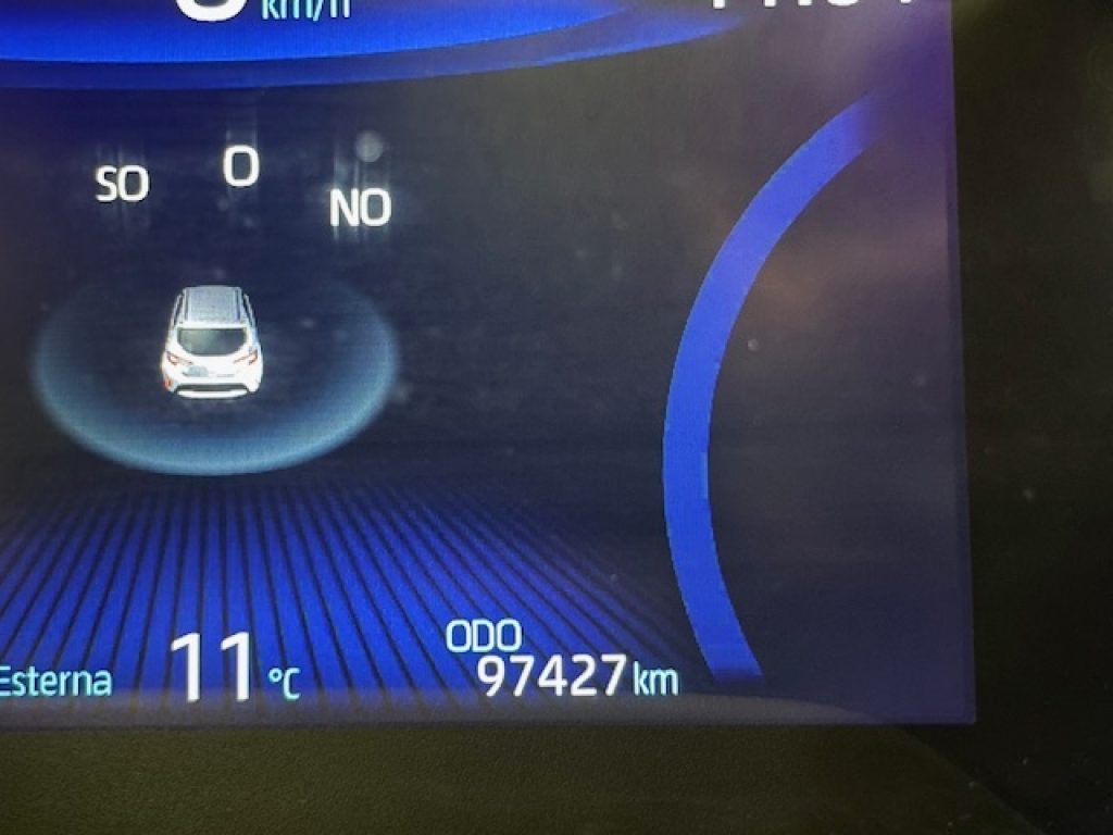 TOYOTA Corolla XII -  1.8h Business cvt - 11