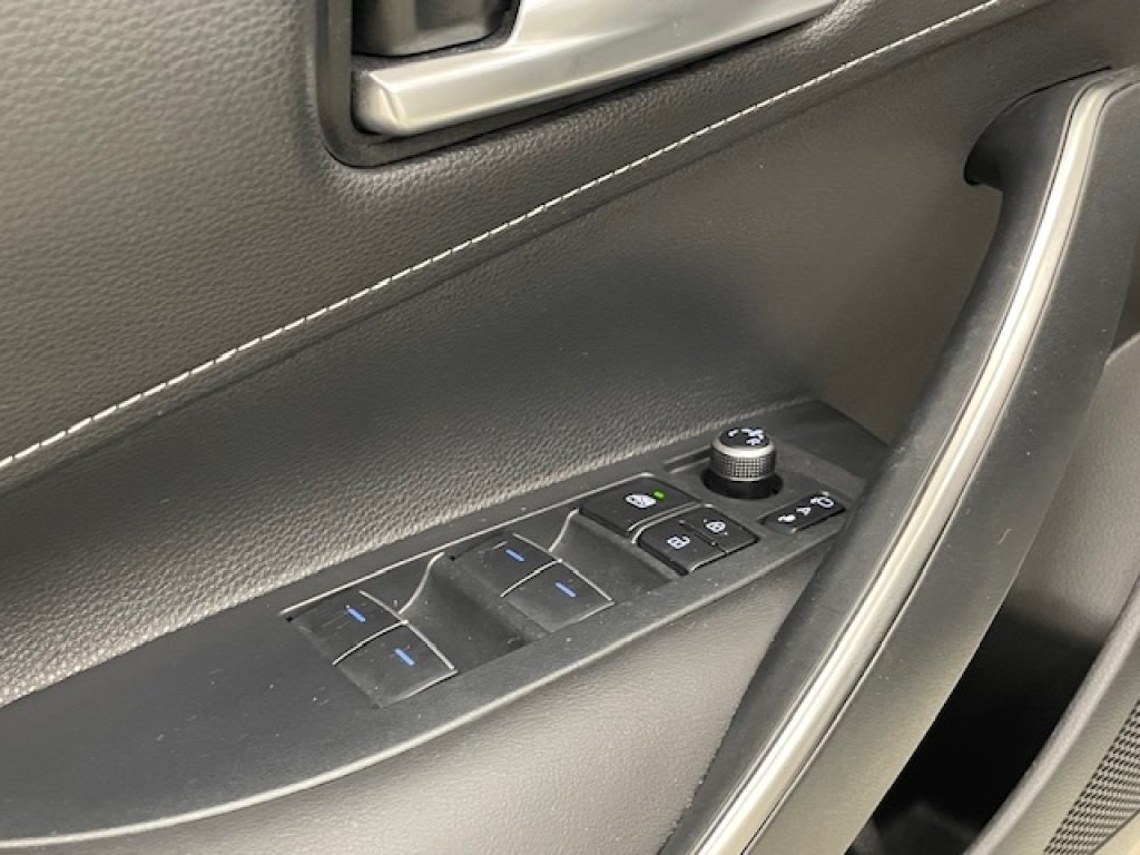 TOYOTA Corolla XII -  1.8h Business cvt - 12