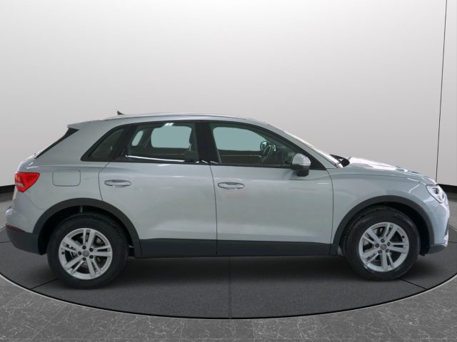 AUDI Q3 23