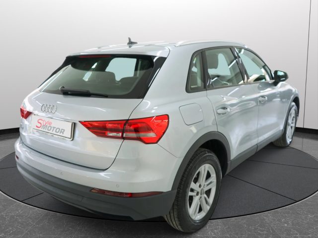 AUDI Q3 24