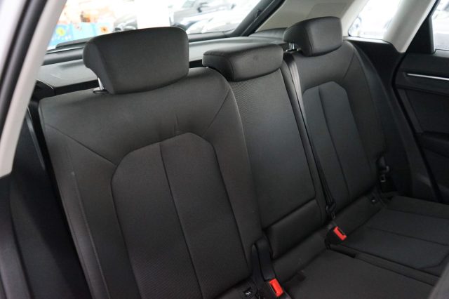 AUDI Q3 40